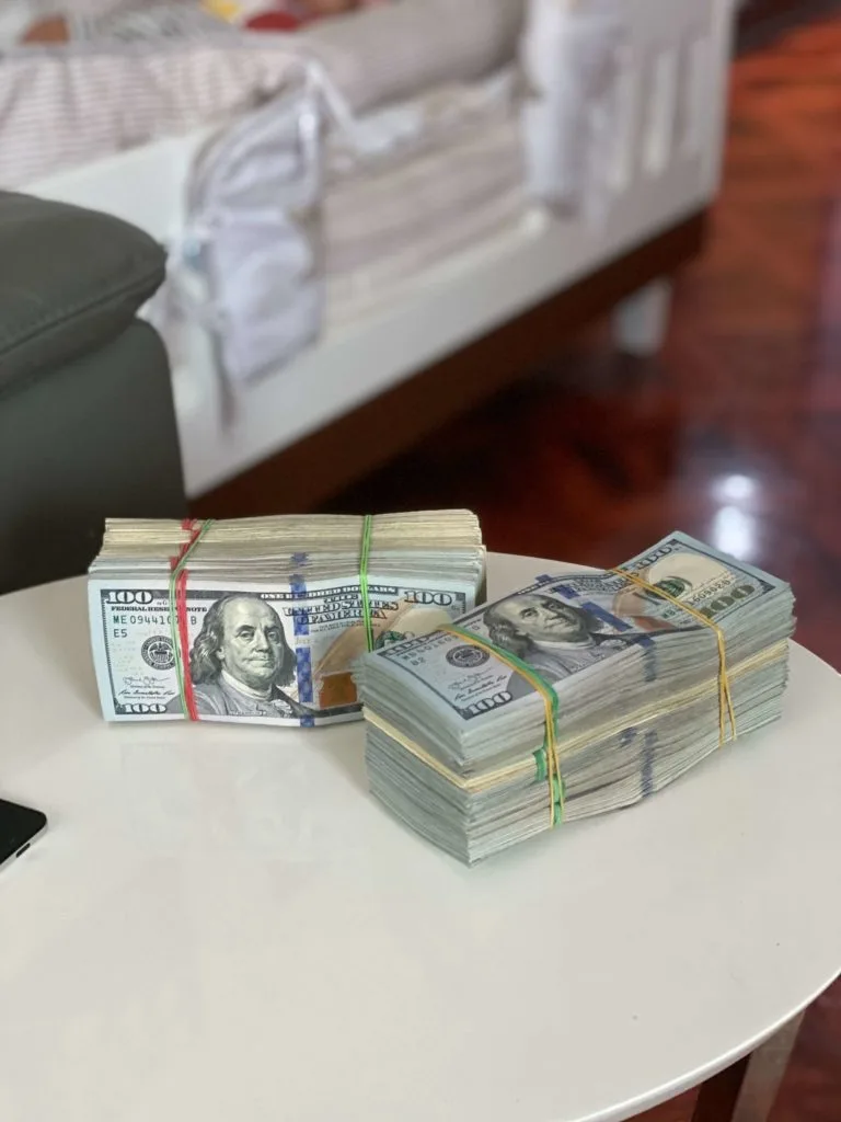 como escolher o melhor investimento em dólar